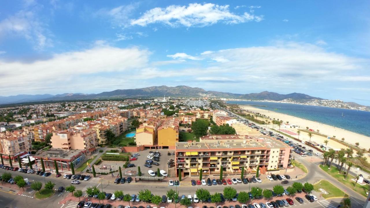 Bay View Empuriabrava Apartment Bagian luar foto