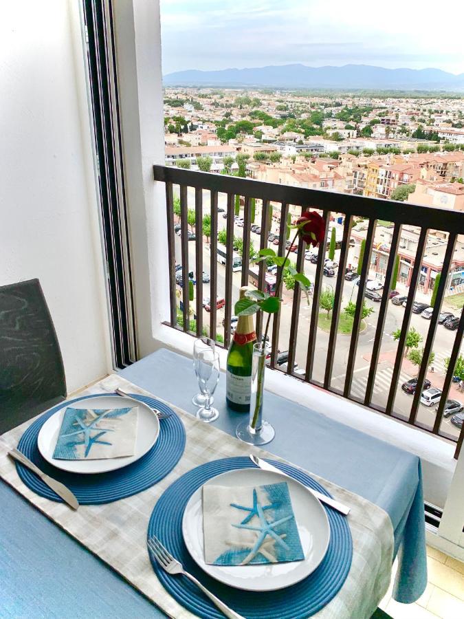 Bay View Empuriabrava Apartment Bagian luar foto